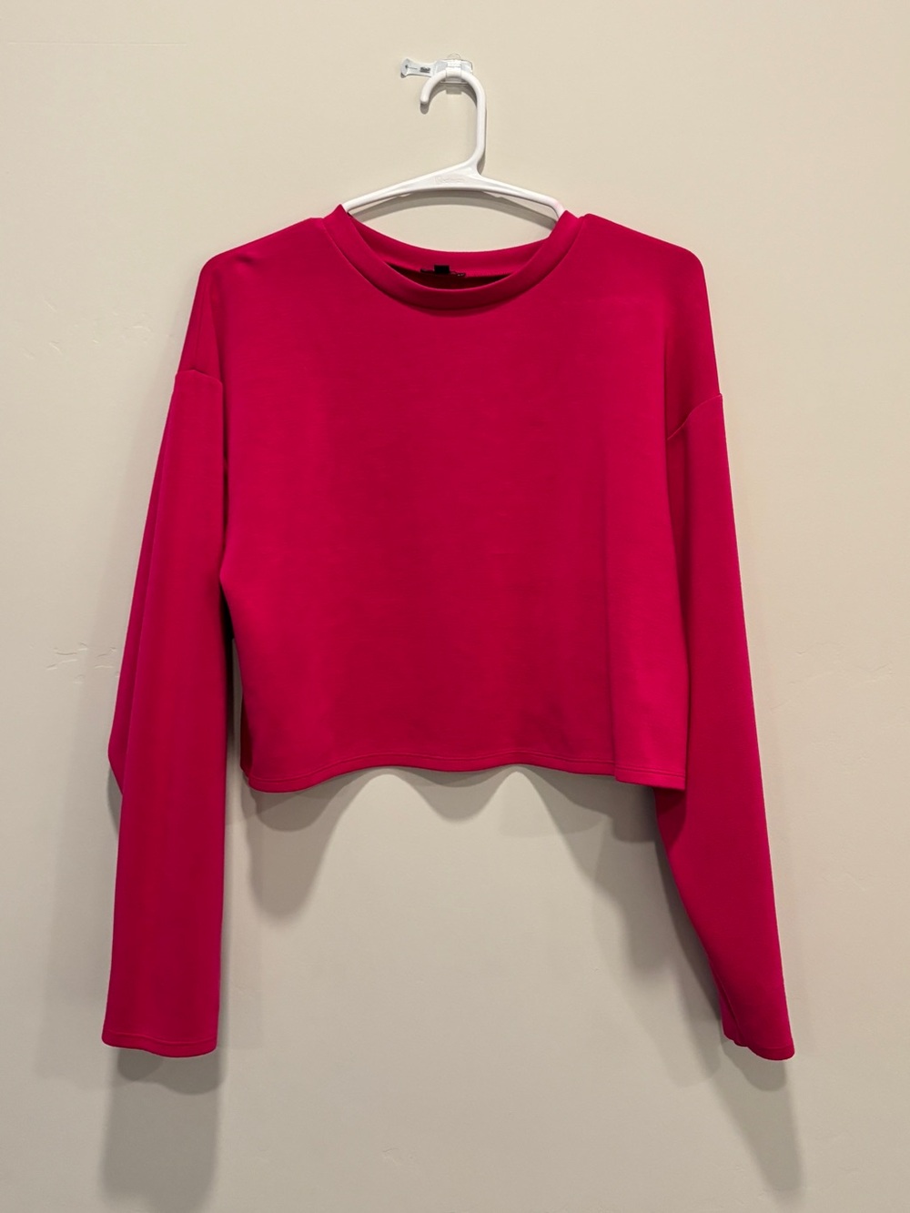 Women's Express Cropped vibrant magenta Long Sleeve (Small)